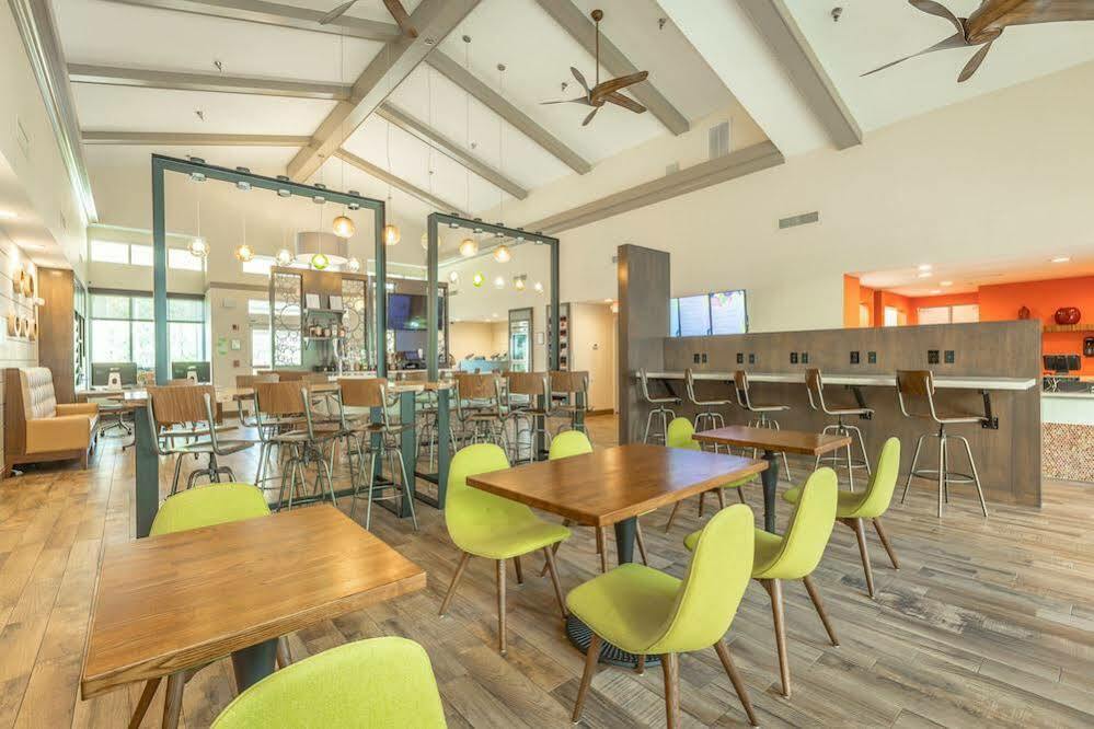 Holiday Inn Hotel And Suites Peachtree City By Ihg Ngoại thất bức ảnh